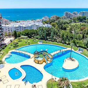 centrico-apartamento-con-terraza-vistas-al-mar-piscinas.1costadelsol.com/